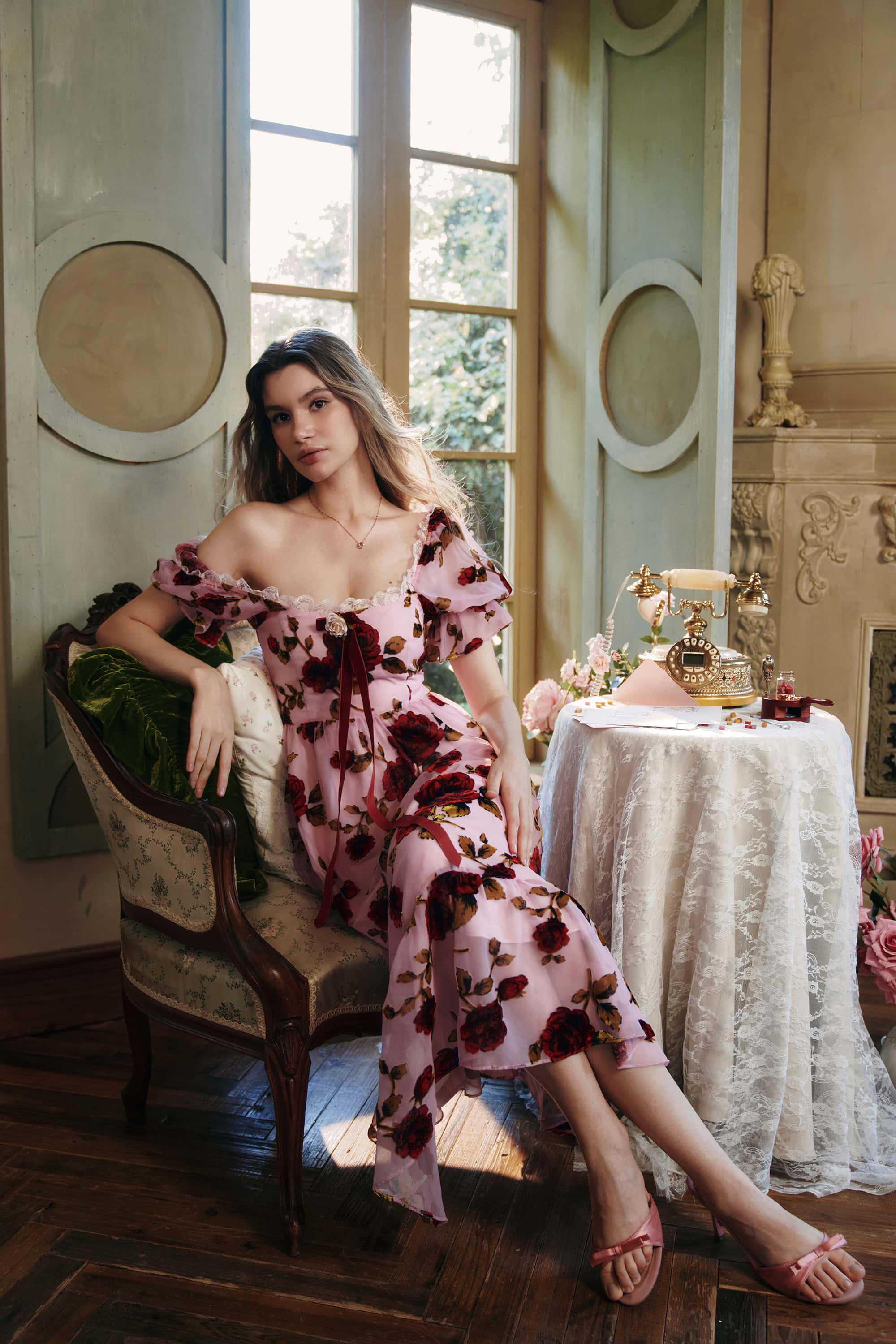 Stella Burnout Velvet Midi Dress in Rose Pink