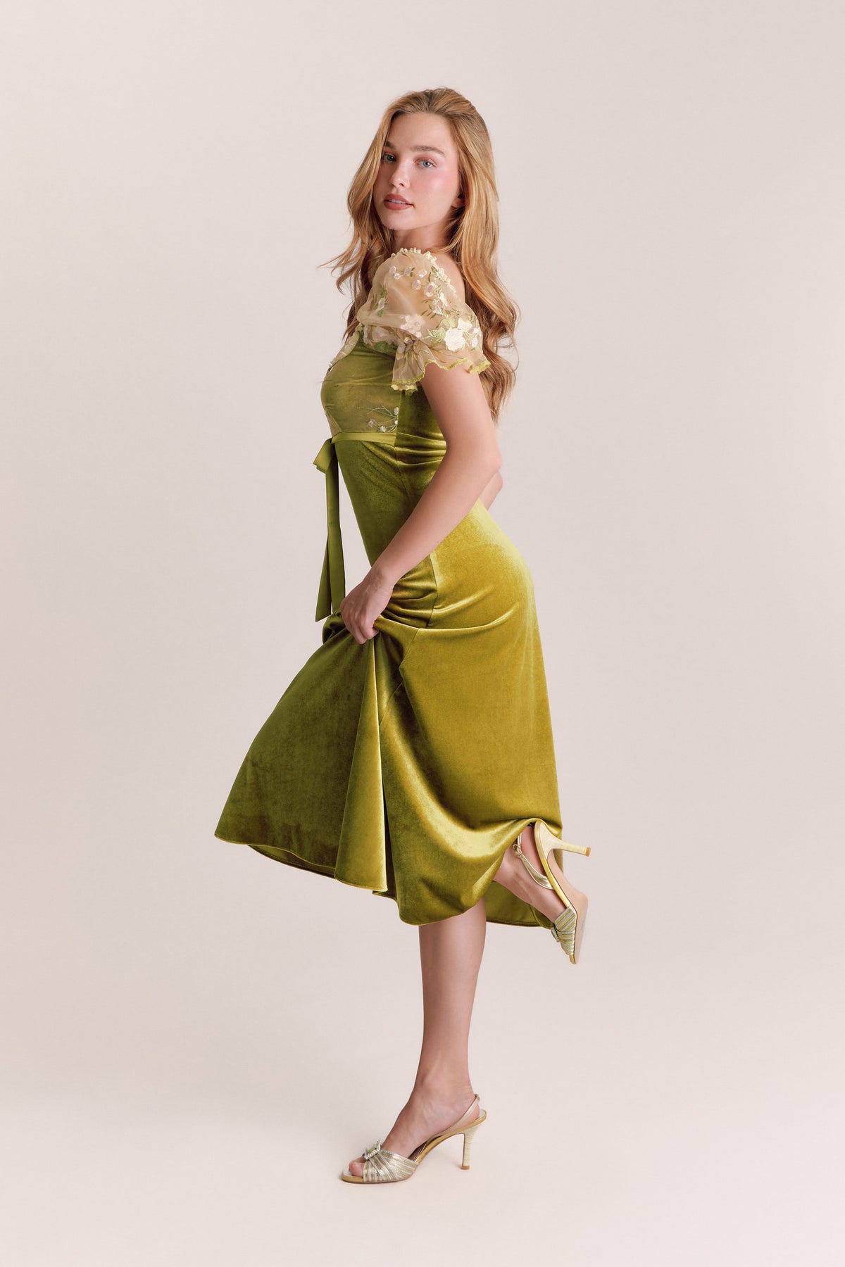 Liliana Green Velvet Puff Sleeve Midi Dress