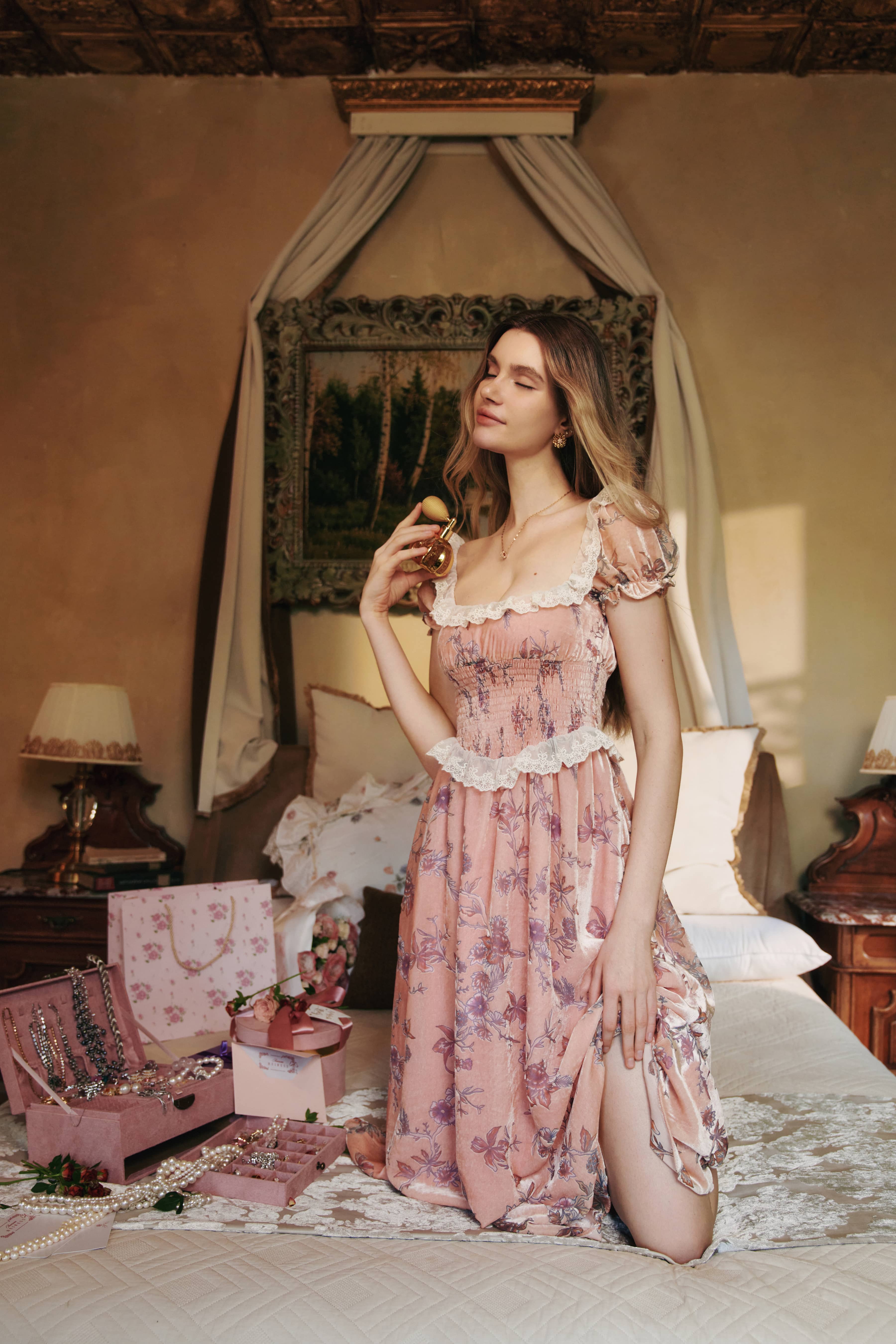 Marian Burnout Velvet Midi Dress in Blush Pink
