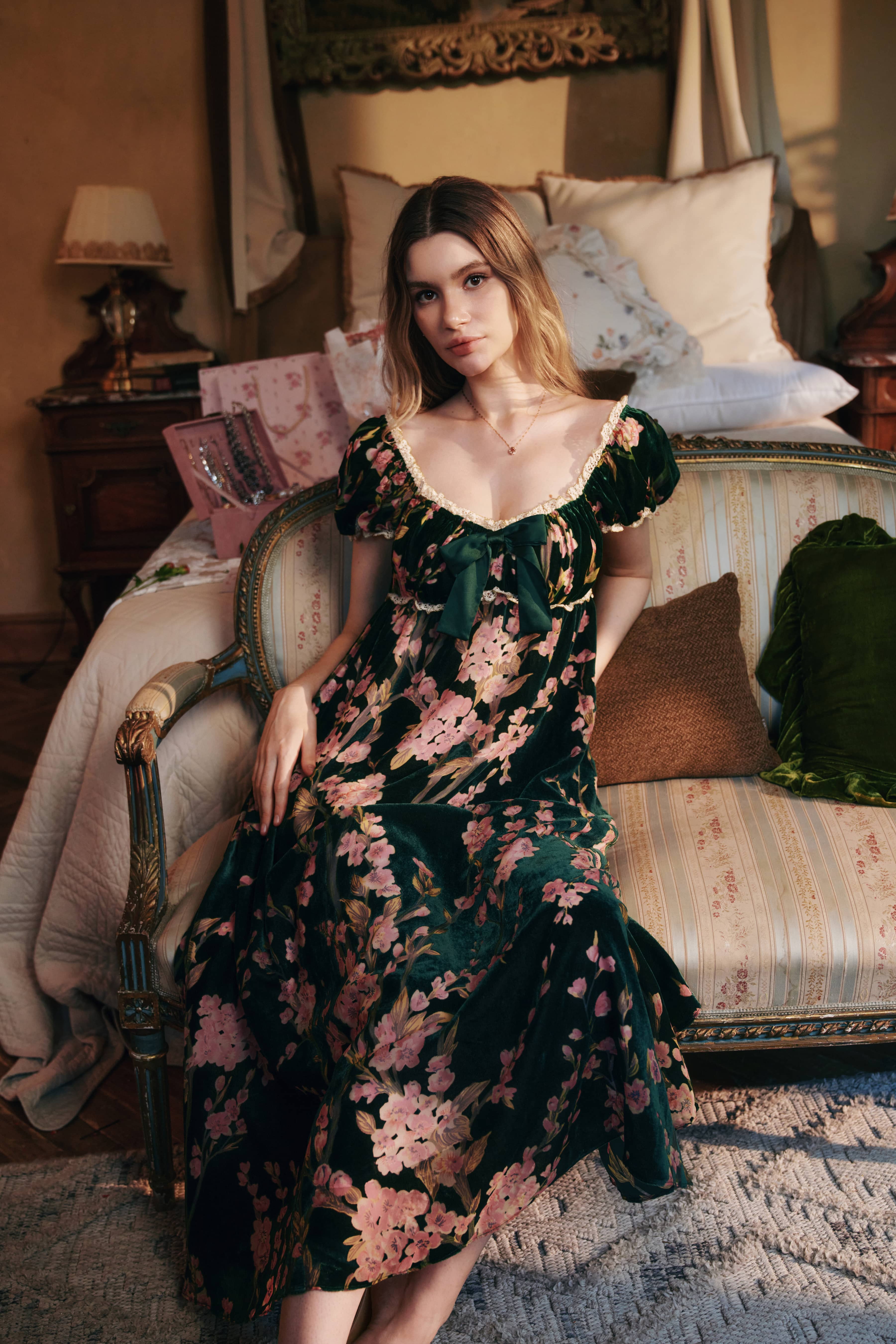 Georgiana Burnout Velvet Midi Dress in Forest Green