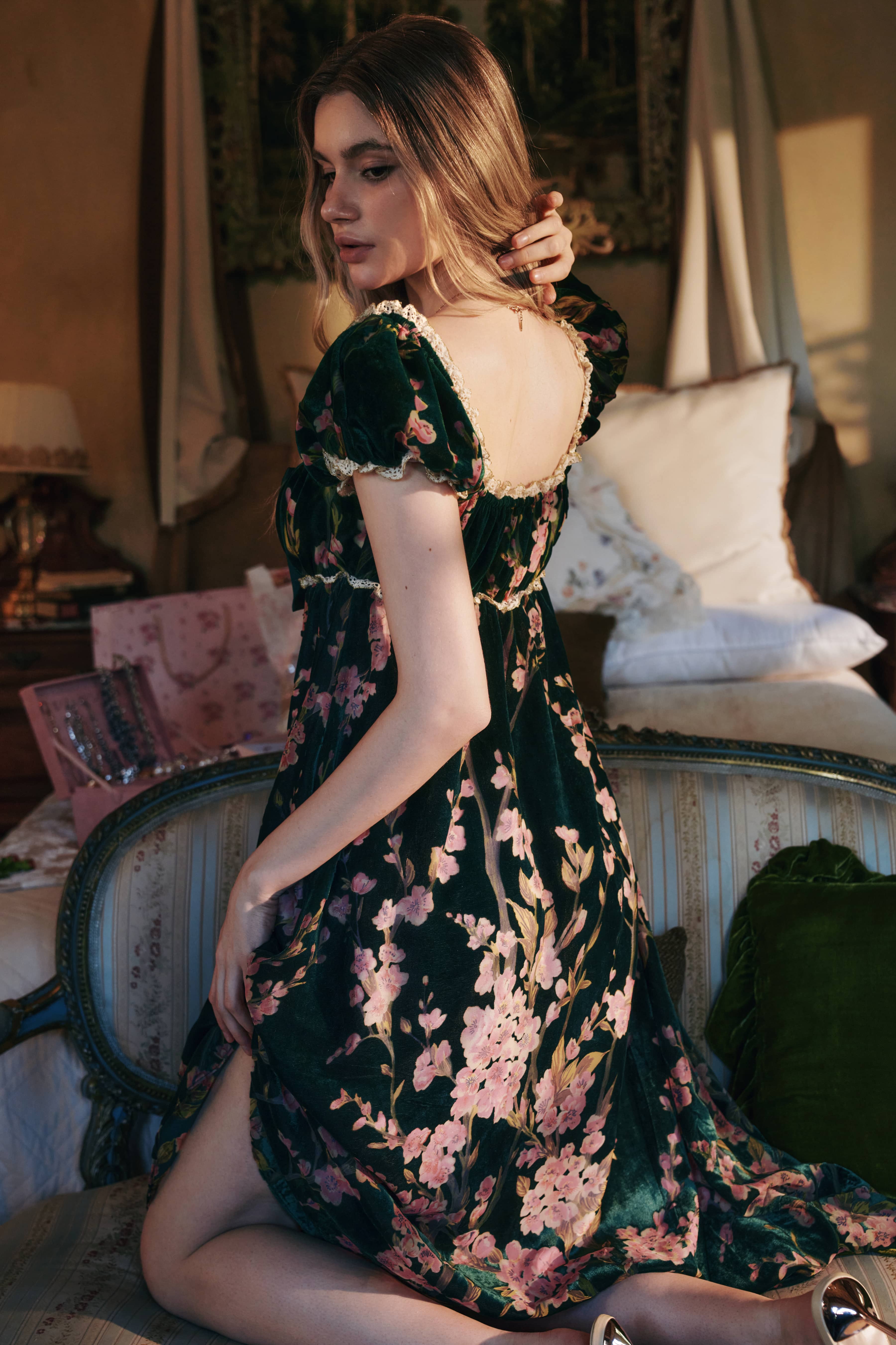 Georgiana Burnout Velvet Midi Dress in Forest Green
