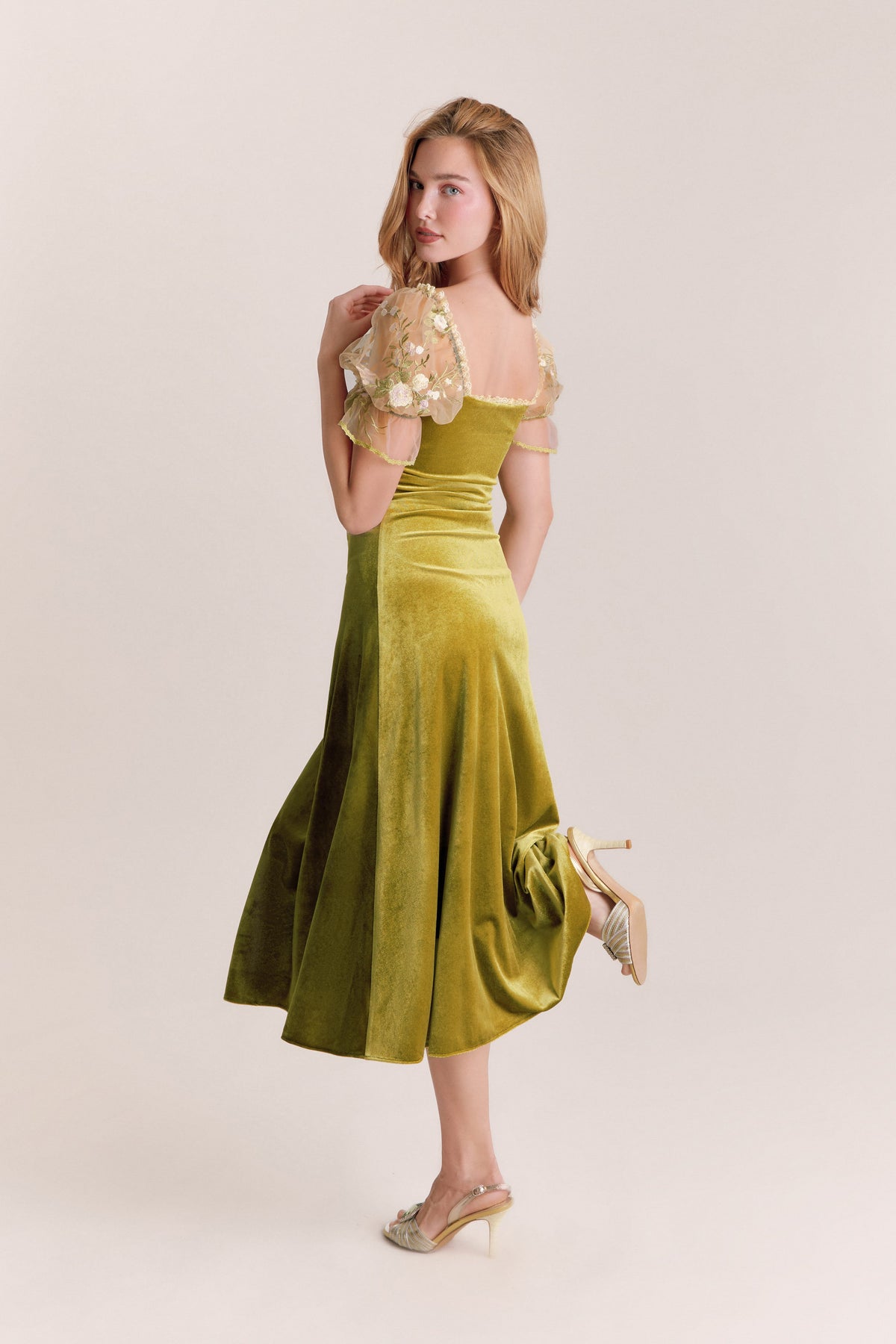 Liliana Green Velvet Puff Sleeve Midi Dress